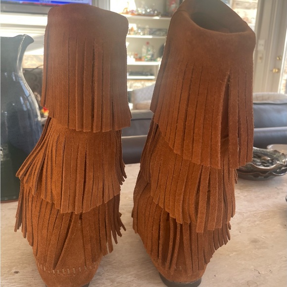 Minnetonka 3 later fringe boot size 7 - Picture 5 of 7